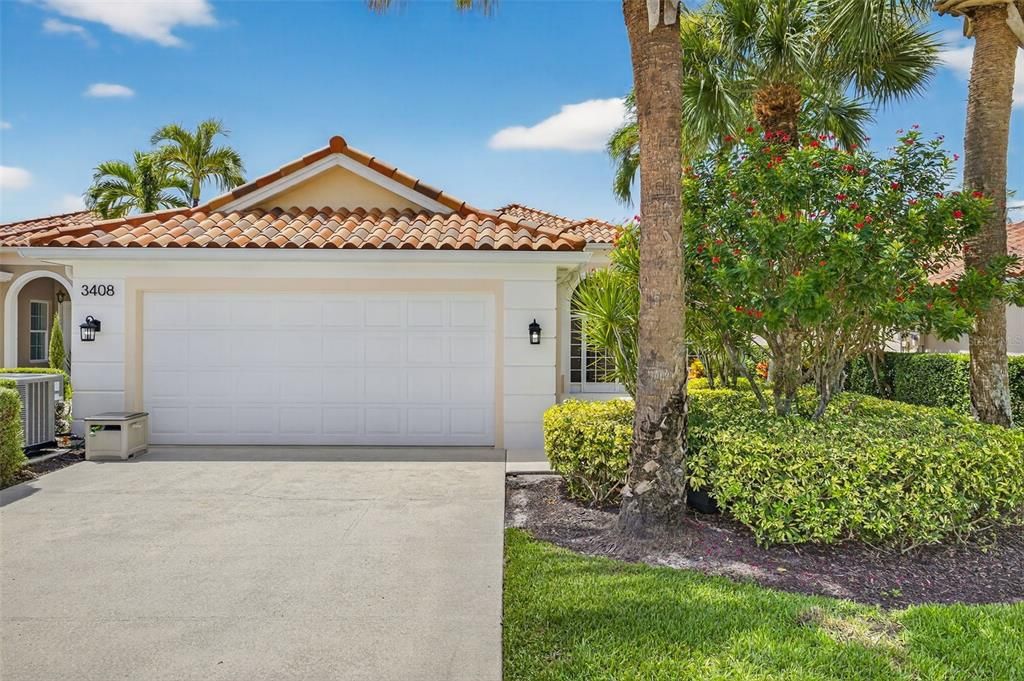 For Sale: $695,000 (3 beds, 2 baths, 1983 Square Feet)