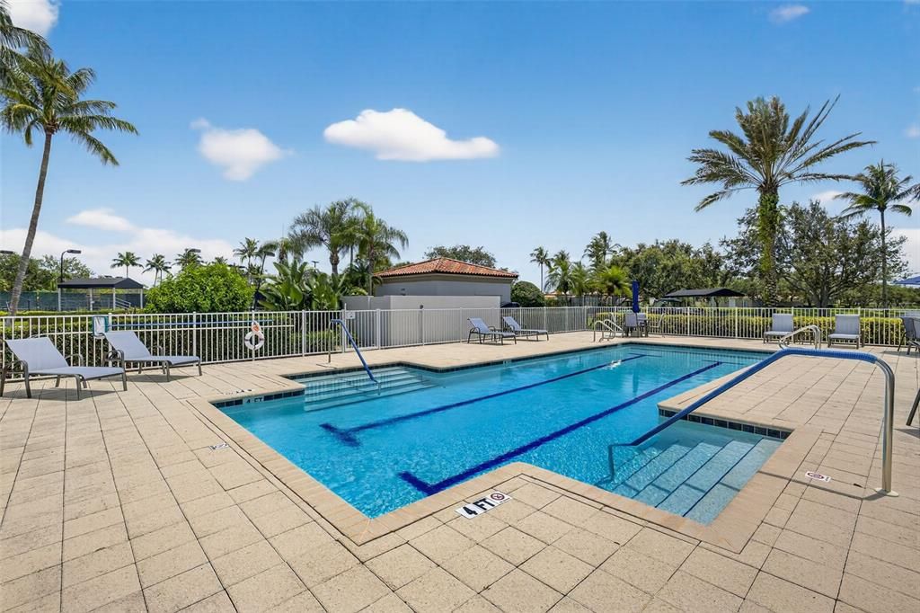 For Sale: $695,000 (3 beds, 2 baths, 1983 Square Feet)