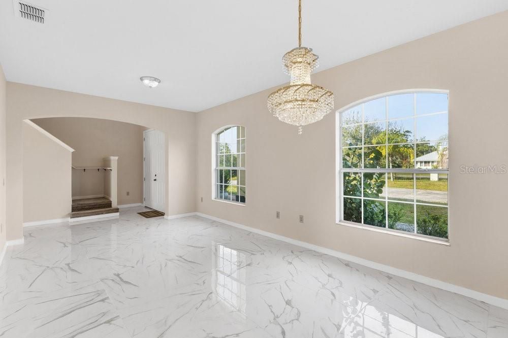 待售: $764,900 (5 贝兹, 3 浴室, 3739 平方英尺)