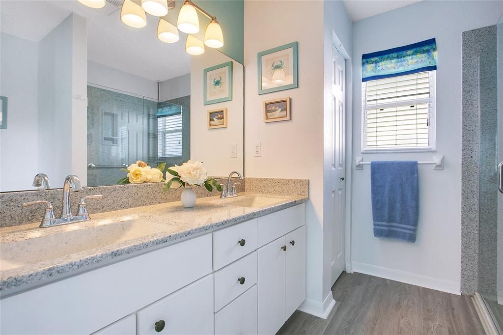 Active With Contract: $235,000 (2 beds, 2 baths, 1176 Square Feet)