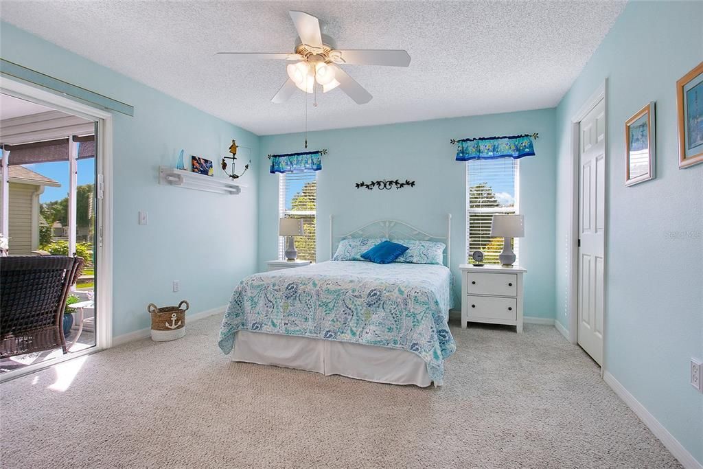 Active With Contract: $235,000 (2 beds, 2 baths, 1176 Square Feet)