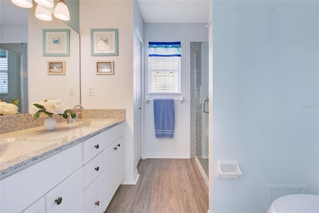 Active With Contract: $235,000 (2 beds, 2 baths, 1176 Square Feet)