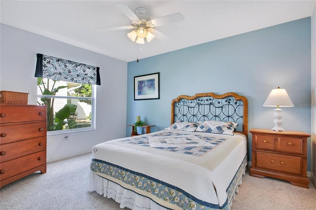 Active With Contract: $235,000 (2 beds, 2 baths, 1176 Square Feet)