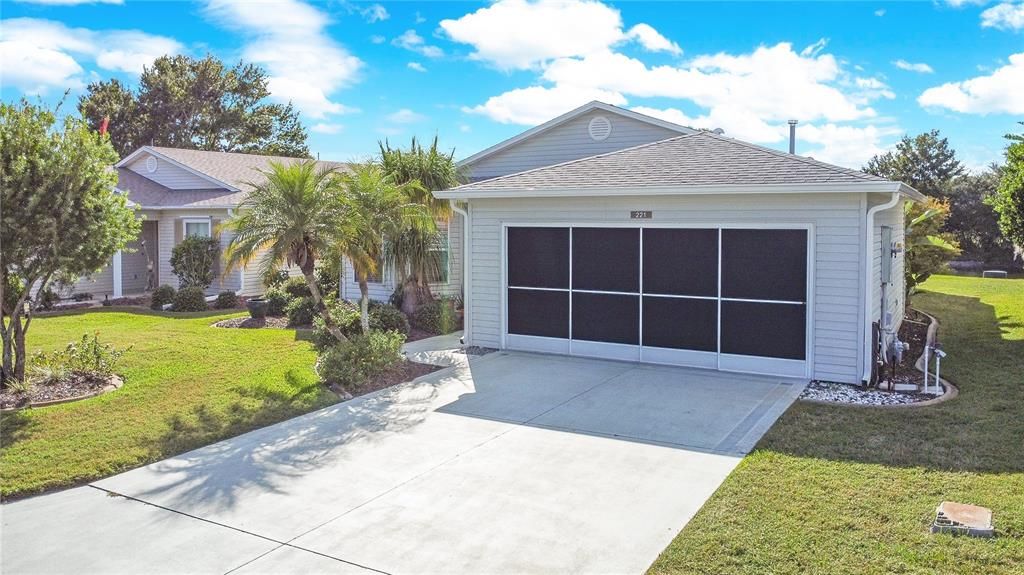 Active With Contract: $235,000 (2 beds, 2 baths, 1176 Square Feet)