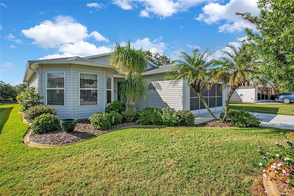 Active With Contract: $235,000 (2 beds, 2 baths, 1176 Square Feet)