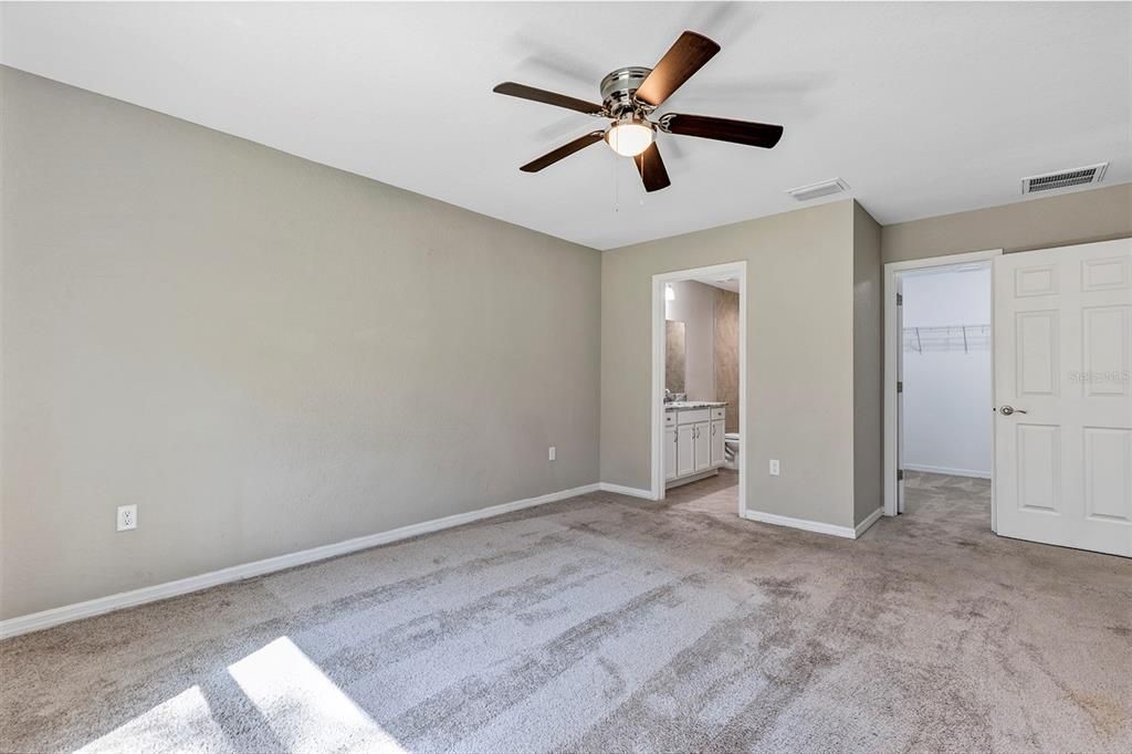 Activo con contrato: $299,900 (3 camas, 2 baños, 1398 Pies cuadrados)