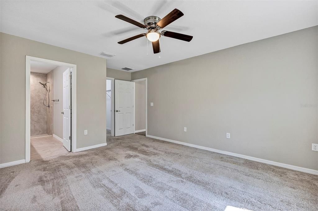 Activo con contrato: $299,900 (3 camas, 2 baños, 1398 Pies cuadrados)