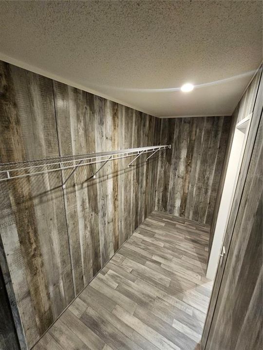 Activo con contrato: $198,999 (3 camas, 2 baños, 1352 Pies cuadrados)