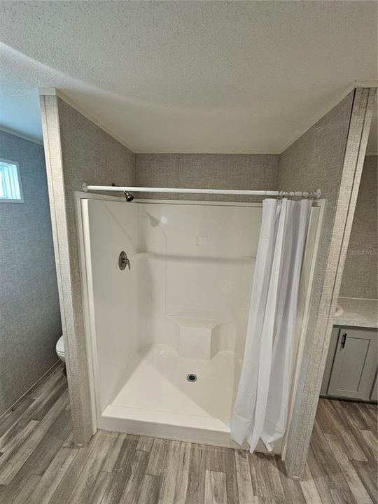 Activo con contrato: $198,999 (3 camas, 2 baños, 1352 Pies cuadrados)