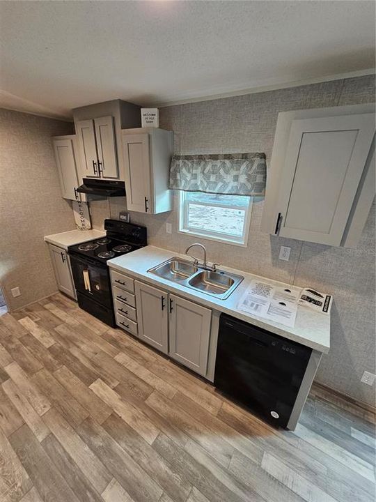 Activo con contrato: $198,999 (3 camas, 2 baños, 1352 Pies cuadrados)