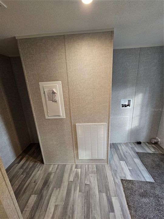 Activo con contrato: $198,999 (3 camas, 2 baños, 1352 Pies cuadrados)