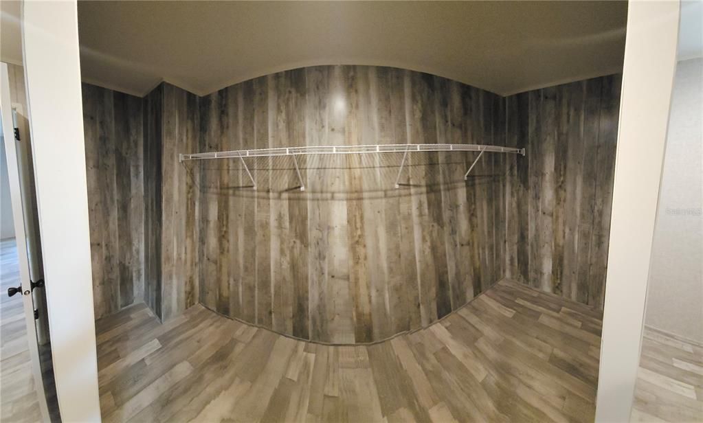 Activo con contrato: $198,999 (3 camas, 2 baños, 1352 Pies cuadrados)