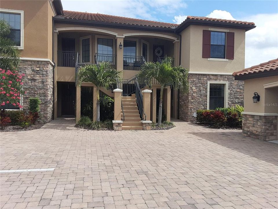 For Rent: $4,400 (2 beds, 2 baths, 1528 Square Feet)