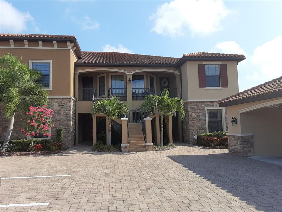 For Rent: $4,400 (2 beds, 2 baths, 1528 Square Feet)