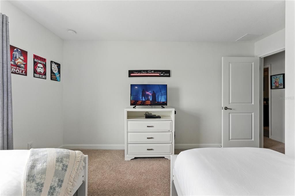 For Sale: $515,000 (4 beds, 3 baths, 1914 Square Feet)