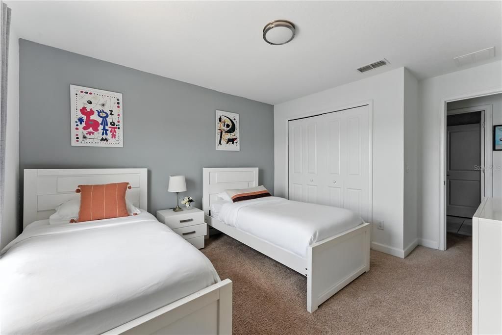 For Sale: $515,000 (4 beds, 3 baths, 1914 Square Feet)