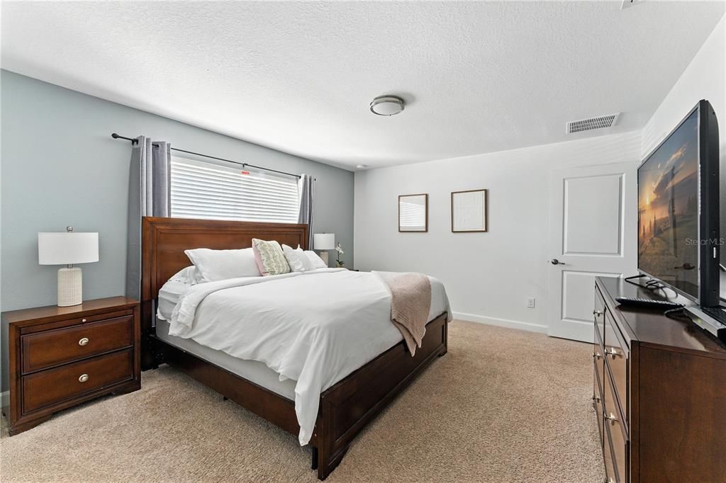 For Sale: $515,000 (4 beds, 3 baths, 1914 Square Feet)