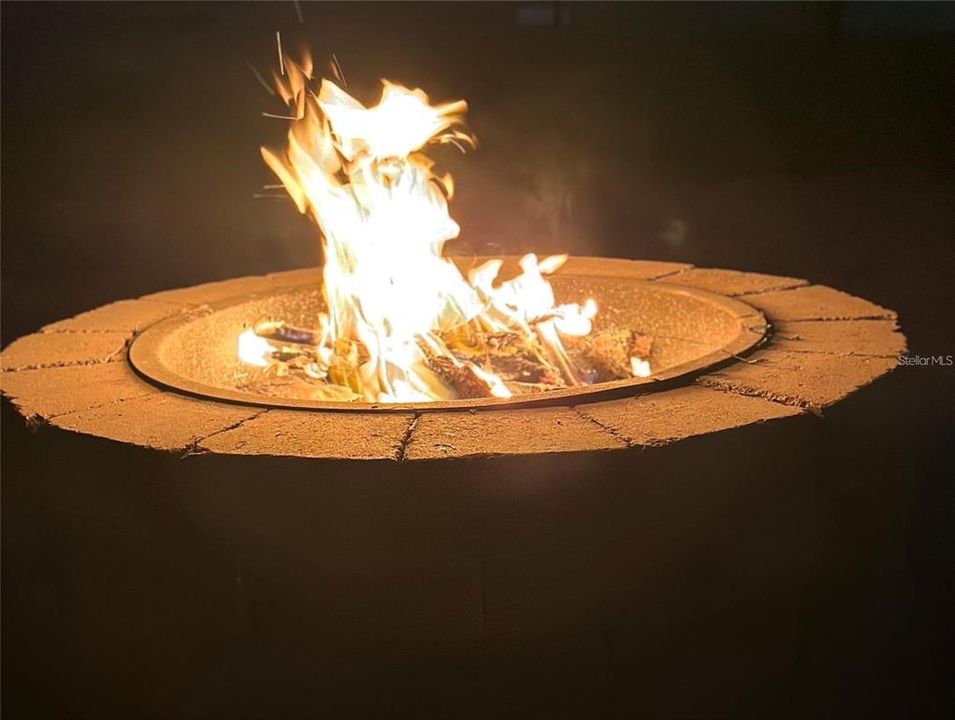 Activo con contrato: $2,700 (4 camas, 2 baños, 2098 Pies cuadrados)