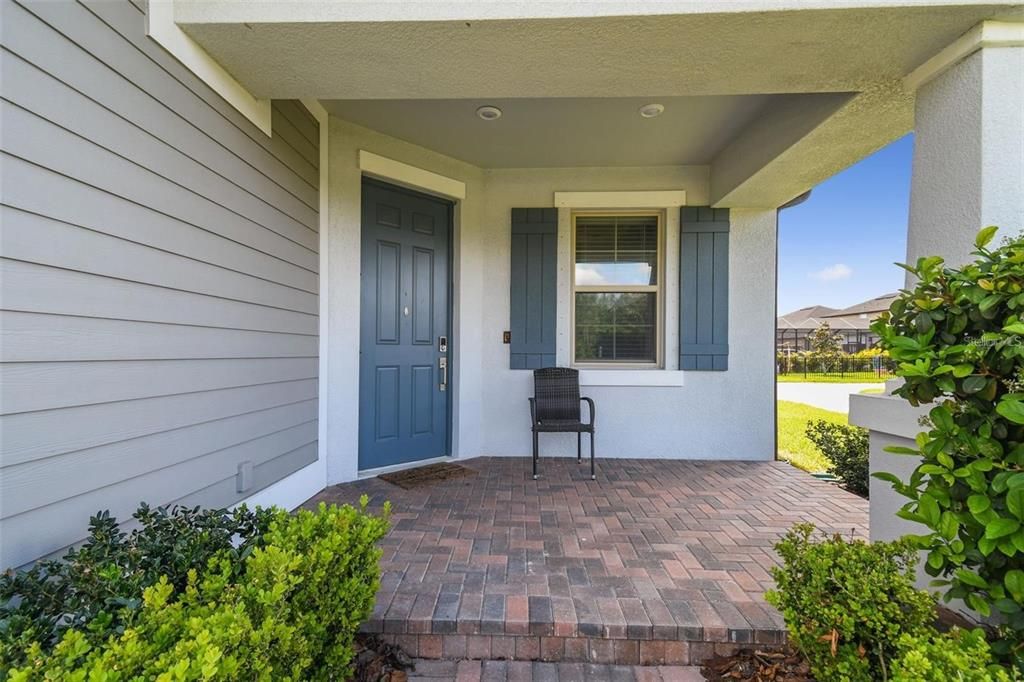 Activo con contrato: $2,700 (4 camas, 2 baños, 2098 Pies cuadrados)