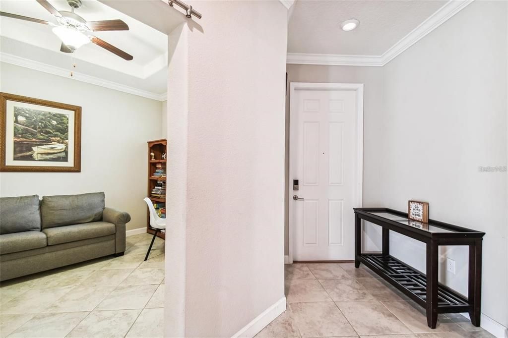 Activo con contrato: $2,700 (4 camas, 2 baños, 2098 Pies cuadrados)