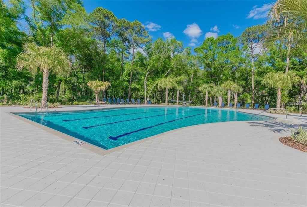 Activo con contrato: $2,700 (4 camas, 2 baños, 2098 Pies cuadrados)