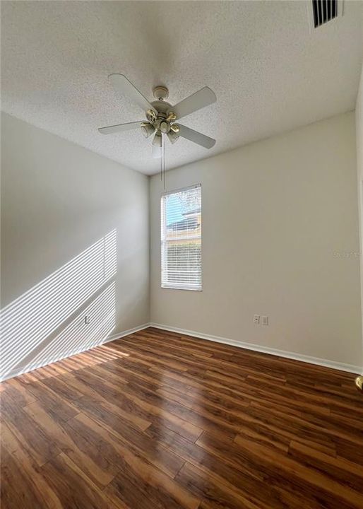 En Venta: $459,000 (4 camas, 2 baños, 1958 Pies cuadrados)