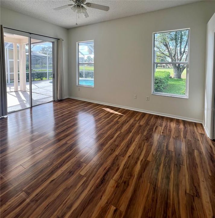 En Venta: $459,000 (4 camas, 2 baños, 1958 Pies cuadrados)