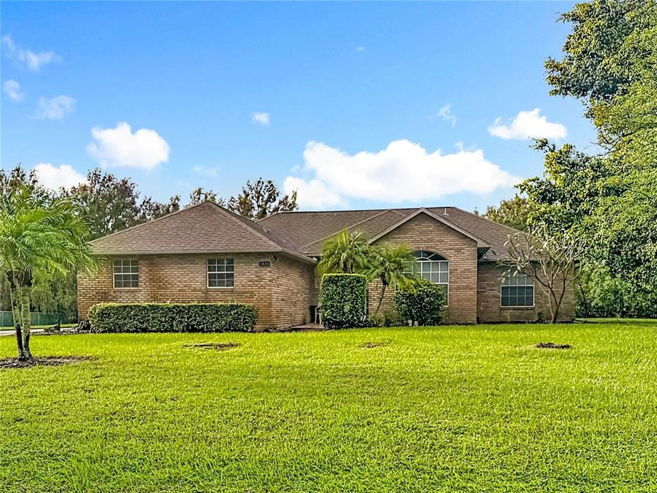 For Sale: $379,000 (3 beds, 2 baths, 1939 Square Feet)