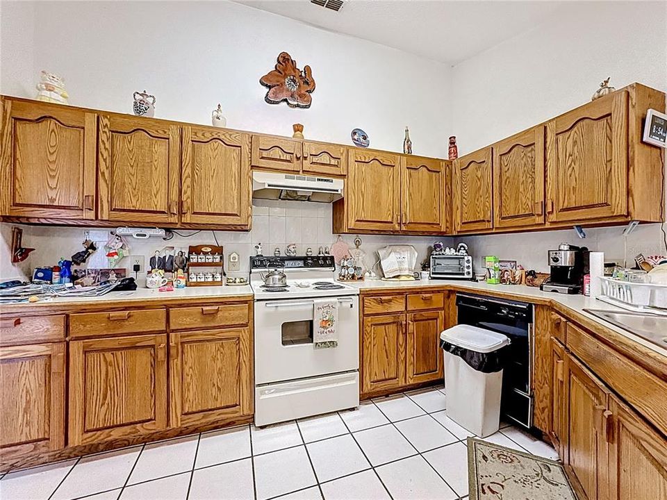 For Sale: $379,000 (3 beds, 2 baths, 1939 Square Feet)