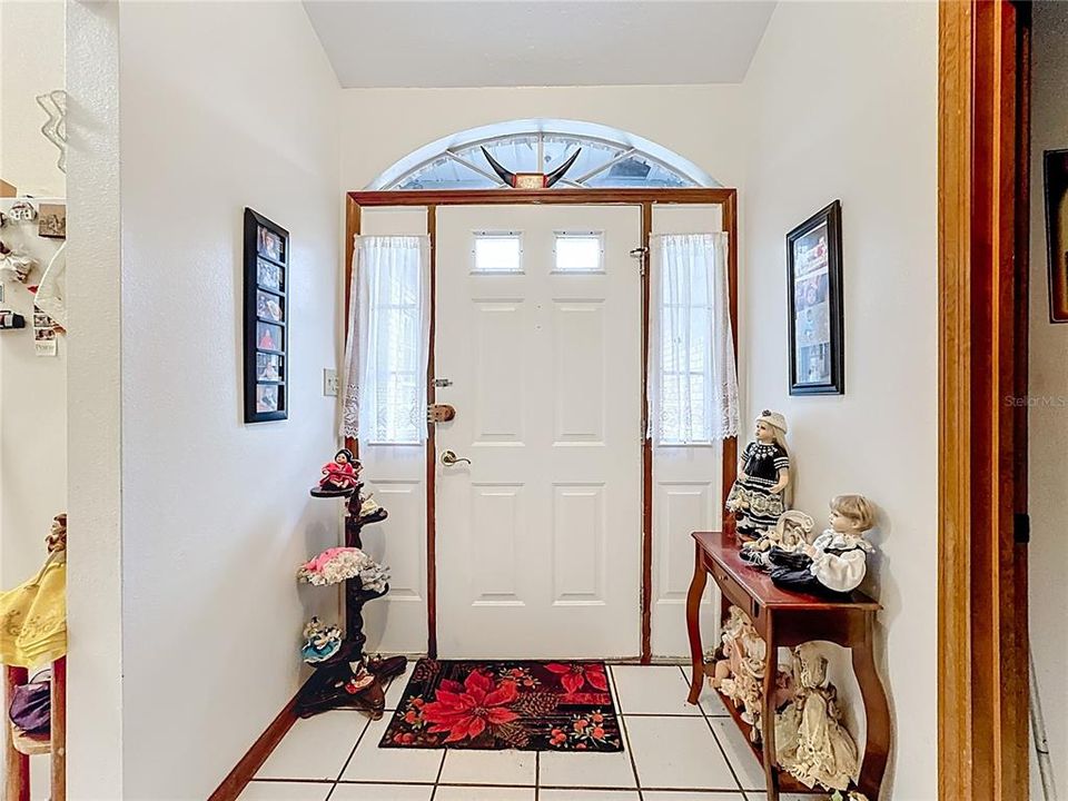 For Sale: $379,000 (3 beds, 2 baths, 1939 Square Feet)