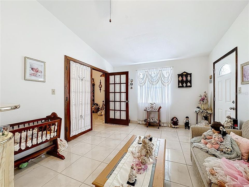 For Sale: $379,000 (3 beds, 2 baths, 1939 Square Feet)