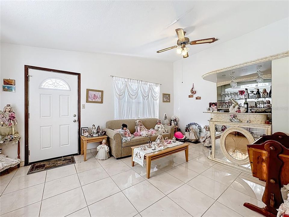 For Sale: $379,000 (3 beds, 2 baths, 1939 Square Feet)