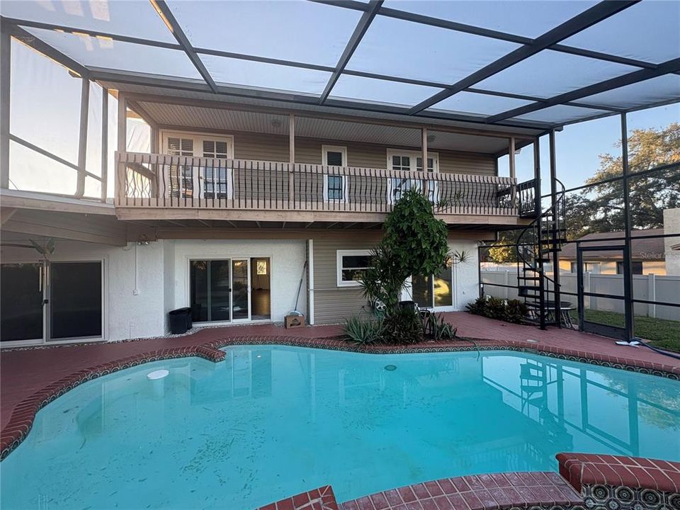 En Venta: $499,000 (4 camas, 2 baños, 2436 Pies cuadrados)