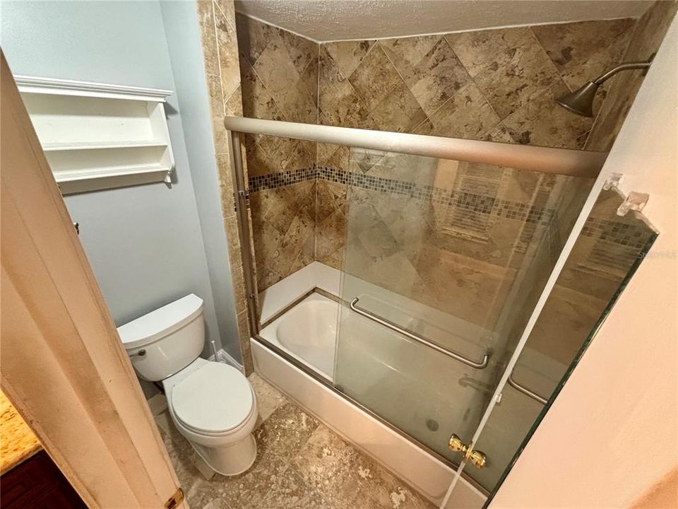 En Venta: $499,000 (4 camas, 2 baños, 2436 Pies cuadrados)