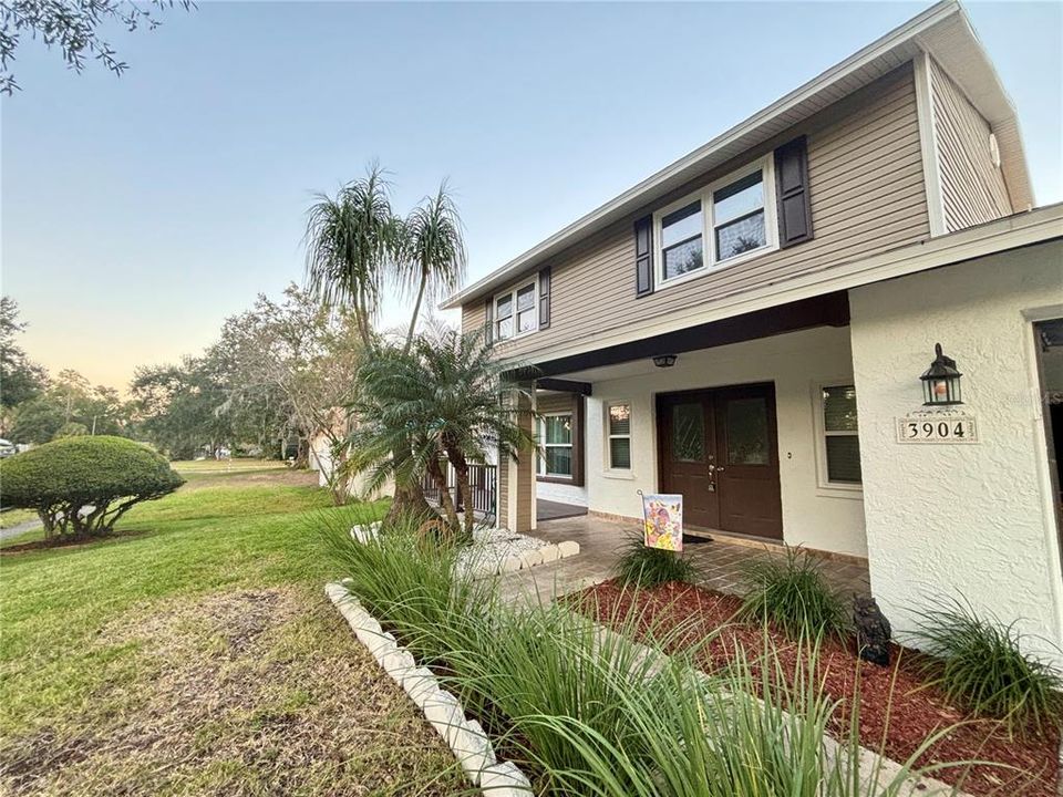 En Venta: $499,000 (4 camas, 2 baños, 2436 Pies cuadrados)