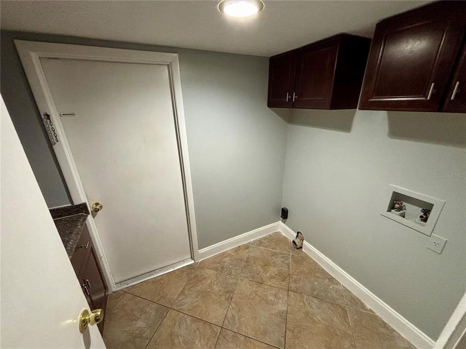 En Venta: $499,000 (4 camas, 2 baños, 2436 Pies cuadrados)