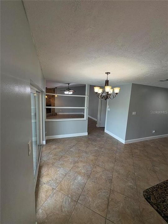 En Venta: $499,000 (4 camas, 2 baños, 2436 Pies cuadrados)