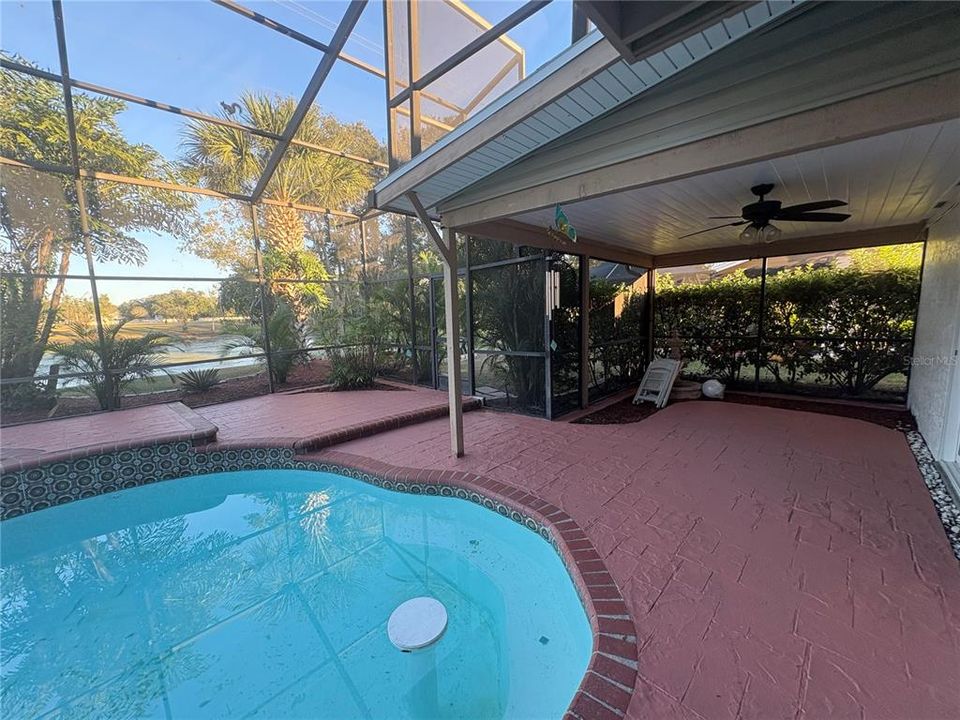 En Venta: $499,000 (4 camas, 2 baños, 2436 Pies cuadrados)