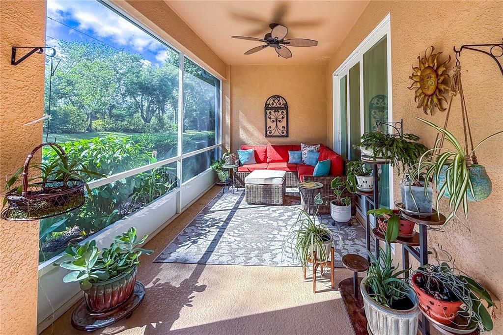 Под контрактом: $244,900 (2 спален, 2 ванн, 1285 Квадратных фут)