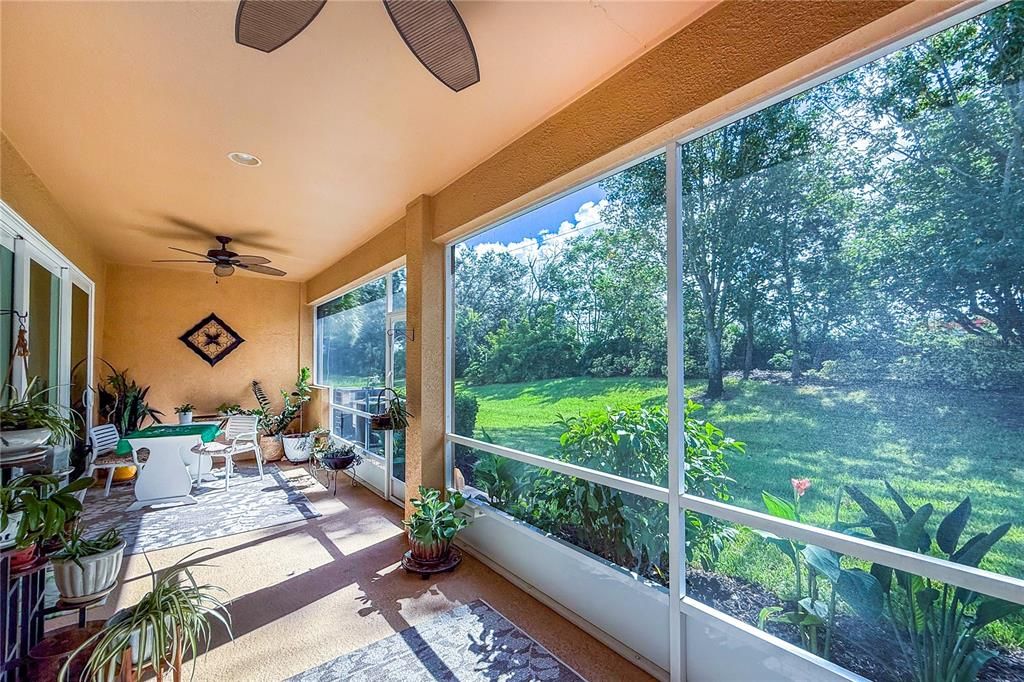 Под контрактом: $244,900 (2 спален, 2 ванн, 1285 Квадратных фут)