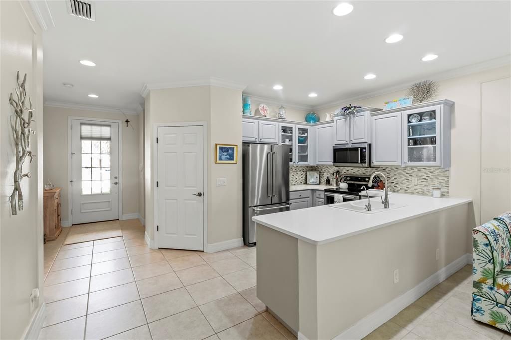 Под контрактом: $244,900 (2 спален, 2 ванн, 1285 Квадратных фут)