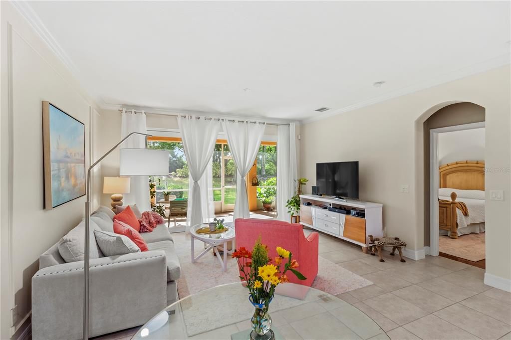 Под контрактом: $244,900 (2 спален, 2 ванн, 1285 Квадратных фут)