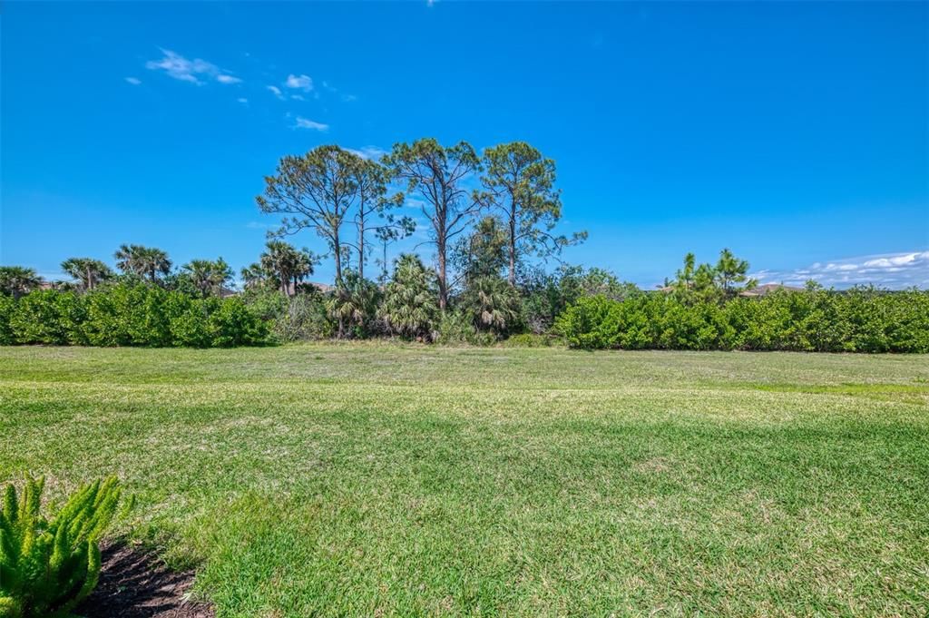 合同活跃: $319,000 (2 贝兹, 2 浴室, 1687 平方英尺)