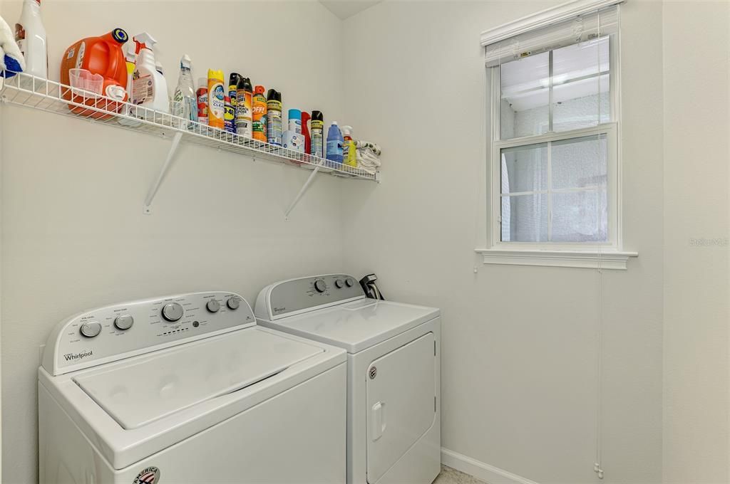 合同活跃: $319,000 (2 贝兹, 2 浴室, 1687 平方英尺)