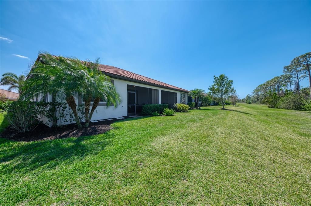 合同活跃: $319,000 (2 贝兹, 2 浴室, 1687 平方英尺)