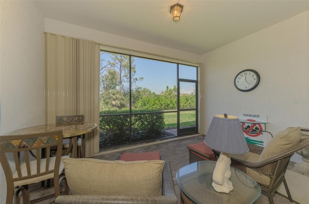 合同活跃: $319,000 (2 贝兹, 2 浴室, 1687 平方英尺)