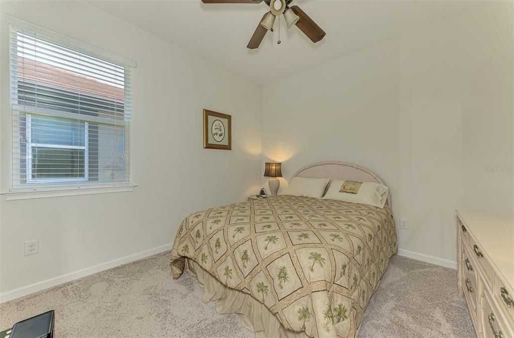 合同活跃: $319,000 (2 贝兹, 2 浴室, 1687 平方英尺)