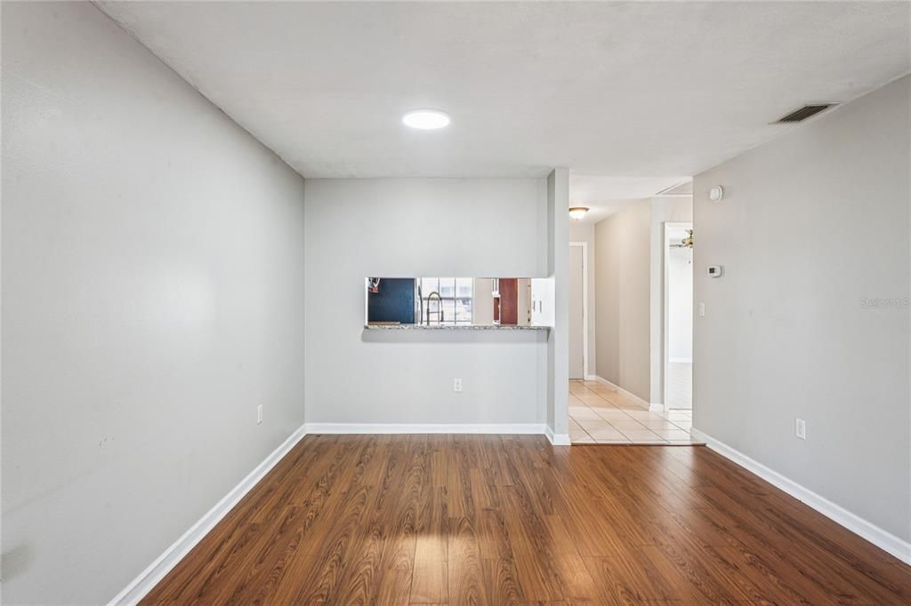 Active With Contract: $1,550 (2 beds, 2 baths, 960 Square Feet)