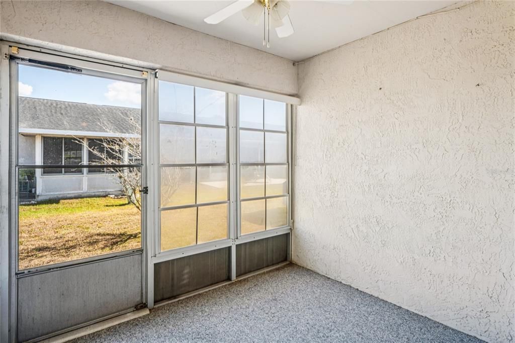 Active With Contract: $1,550 (2 beds, 2 baths, 960 Square Feet)