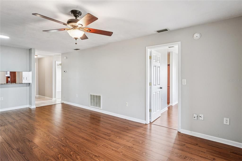 Active With Contract: $1,550 (2 beds, 2 baths, 960 Square Feet)